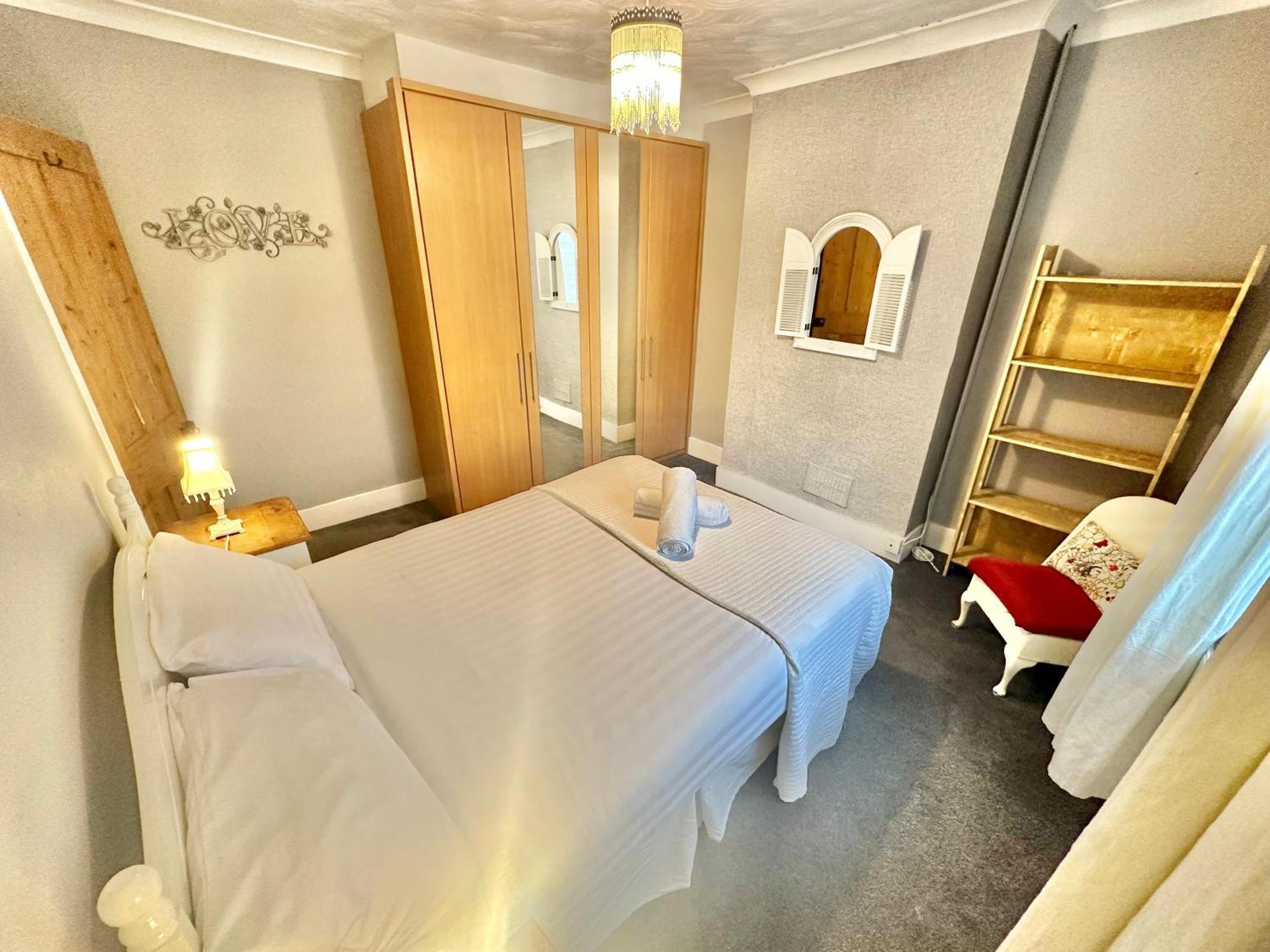 Garden Cottage - 3 Bedroom Close To Town And Beach Bournemouth Kültér fotó
