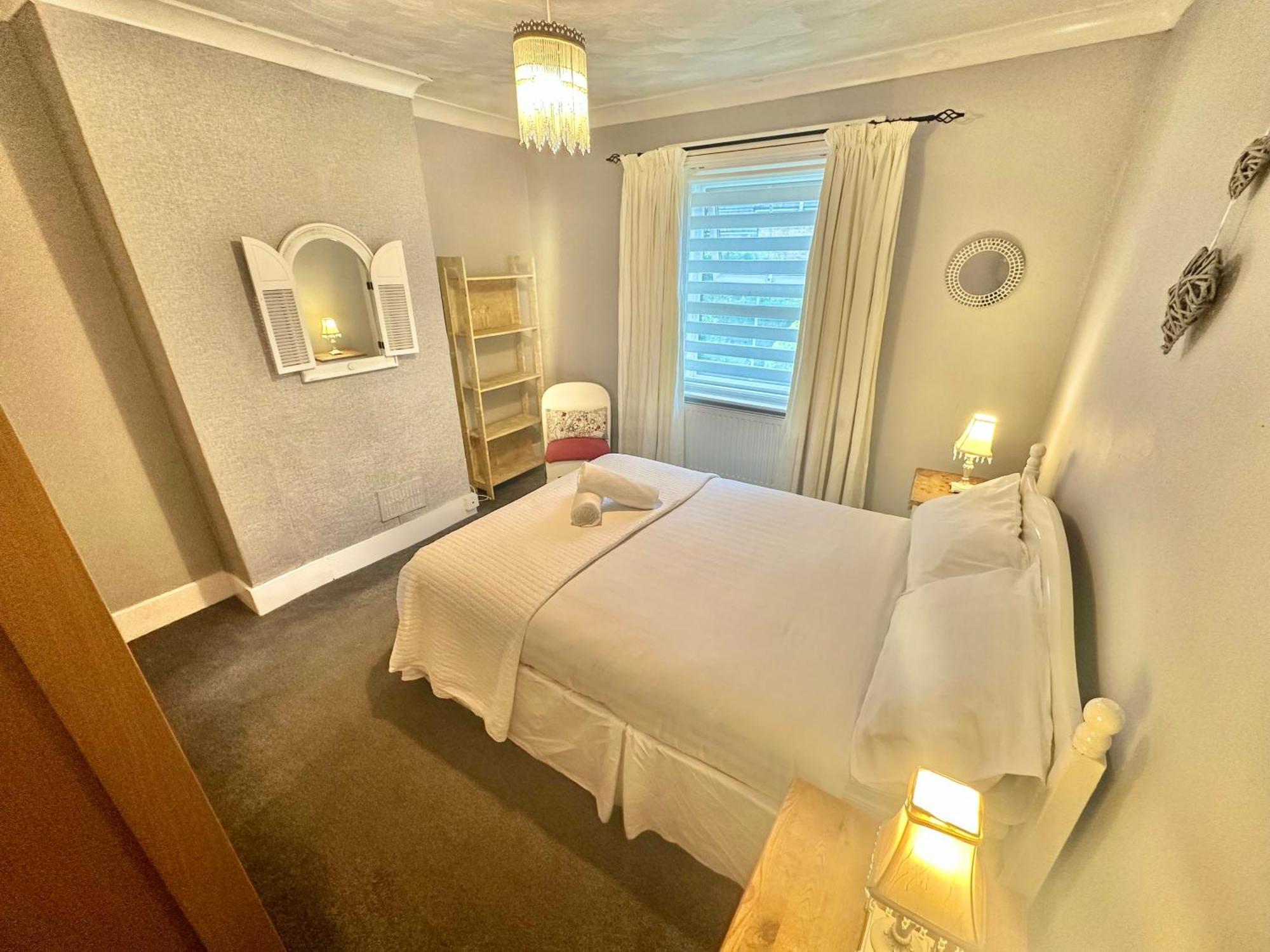 Garden Cottage - 3 Bedroom Close To Town And Beach Bournemouth Kültér fotó