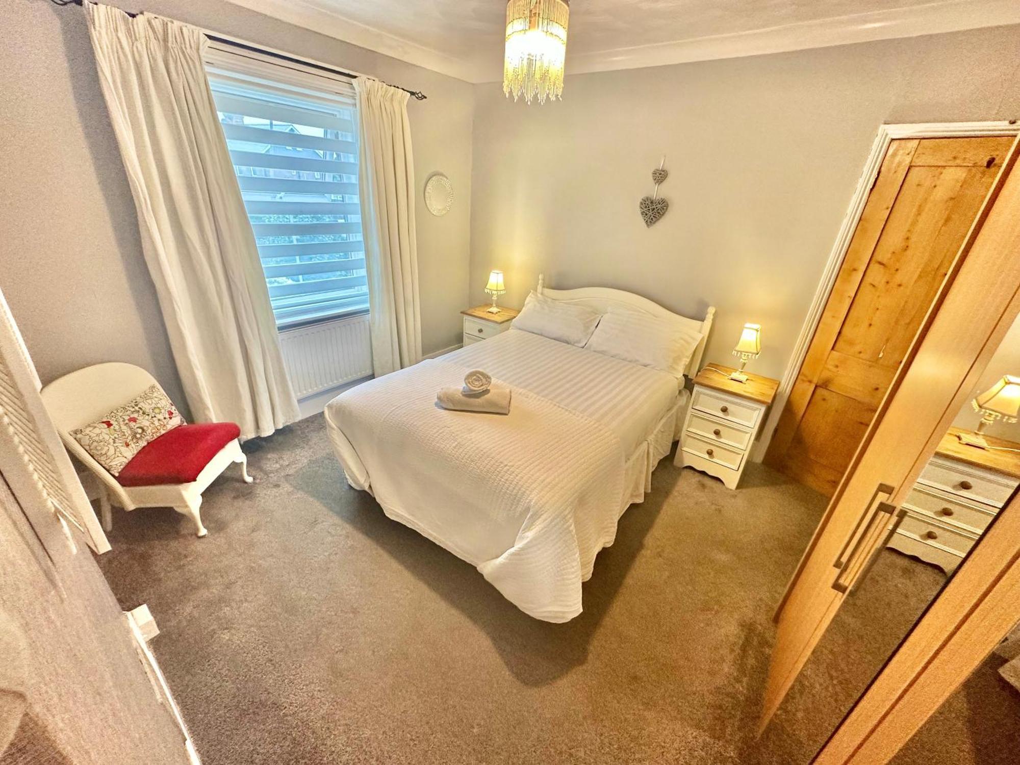 Garden Cottage - 3 Bedroom Close To Town And Beach Bournemouth Kültér fotó